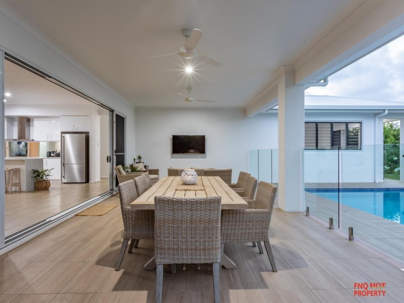 /12 Bluewater Lane, Trinity Beach QLD 4879