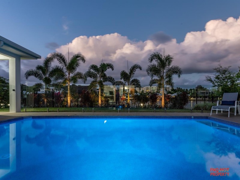 /12 Bluewater Lane, Trinity Beach QLD 4879