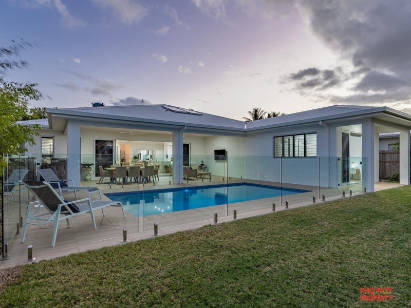 /12 Bluewater Lane, Trinity Beach QLD 4879