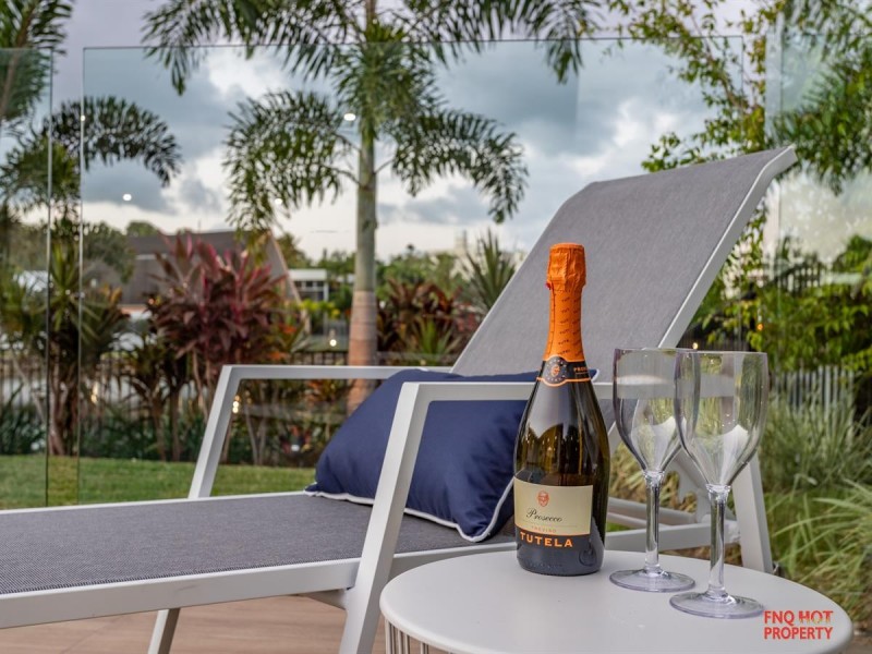 /12 Bluewater Lane, Trinity Beach QLD 4879