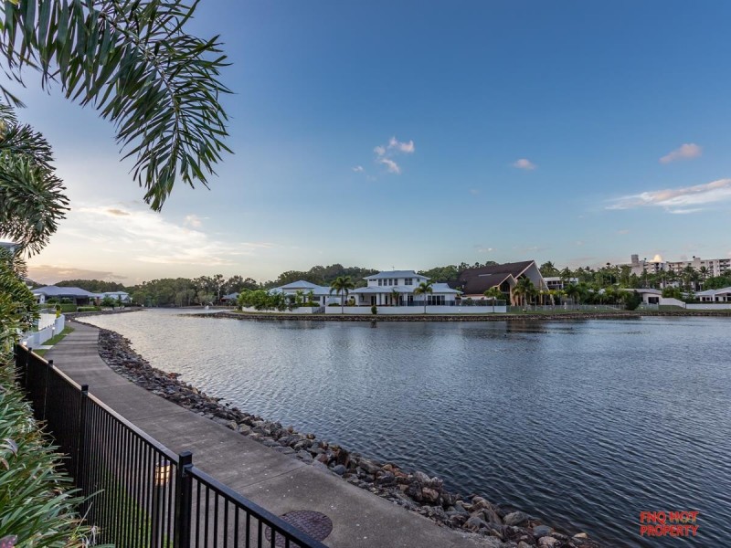 /12 Bluewater Lane, Trinity Beach QLD 4879