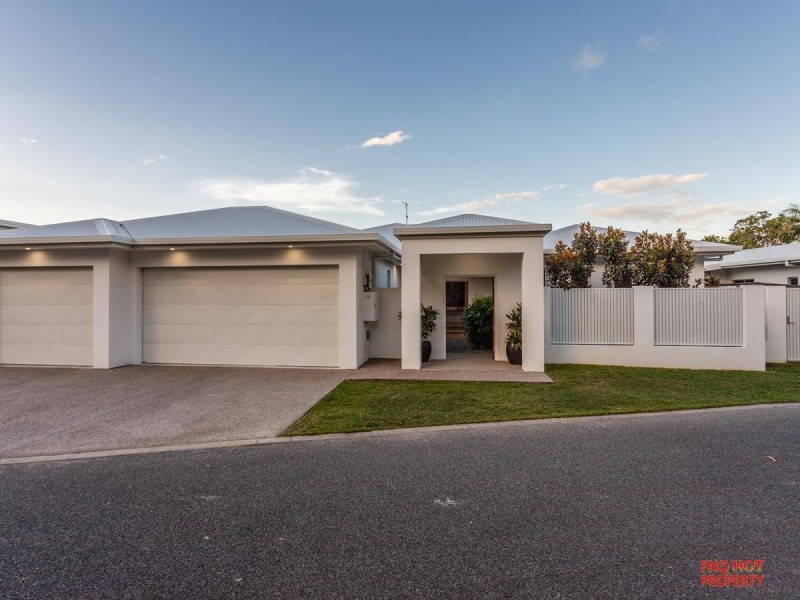 /12 Bluewater Lane, Trinity Beach QLD 4879