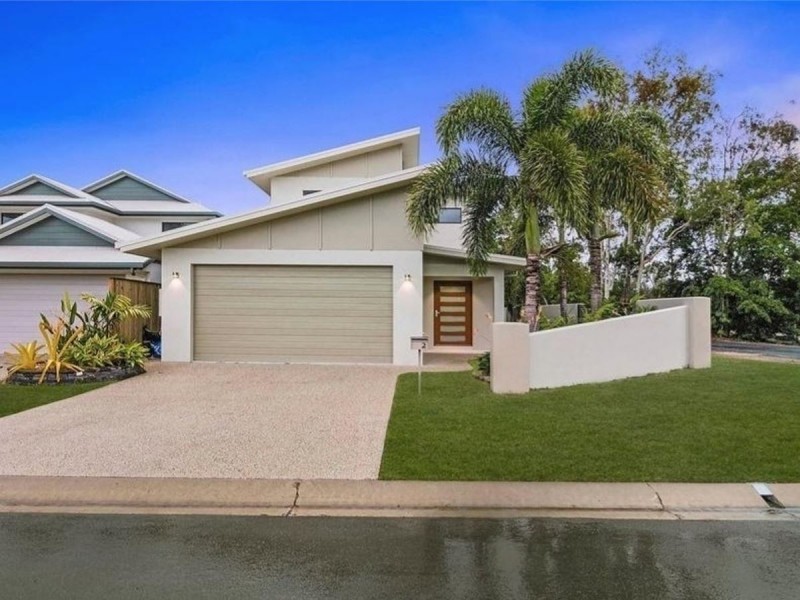 /2 Beachfront Avenue, Trinity Beach QLD 4879