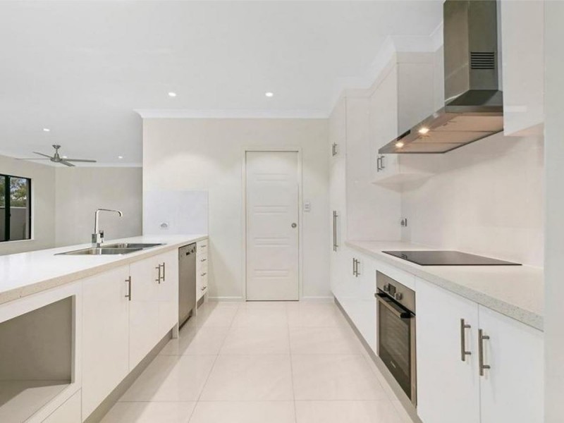 /2 Beachfront Avenue, Trinity Beach QLD 4879