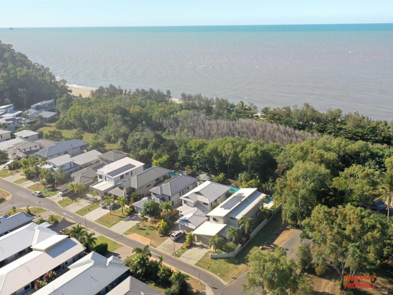 /2 Beachfront Avenue, Trinity Beach QLD 4879