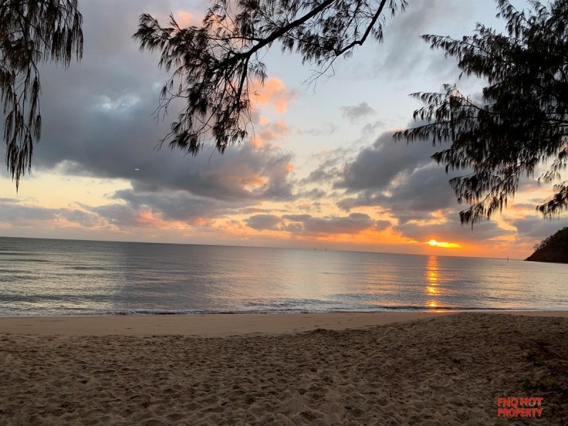 /2 Beachfront Avenue, Trinity Beach QLD 4879