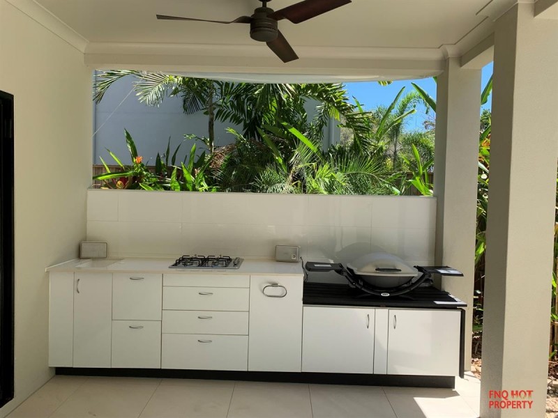 /2 Beachfront Avenue, Trinity Beach QLD 4879