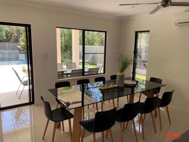 /2 Beachfront Avenue, Trinity Beach QLD 4879