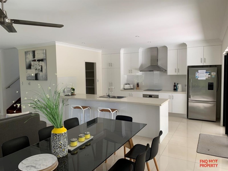 /2 Beachfront Avenue, Trinity Beach QLD 4879