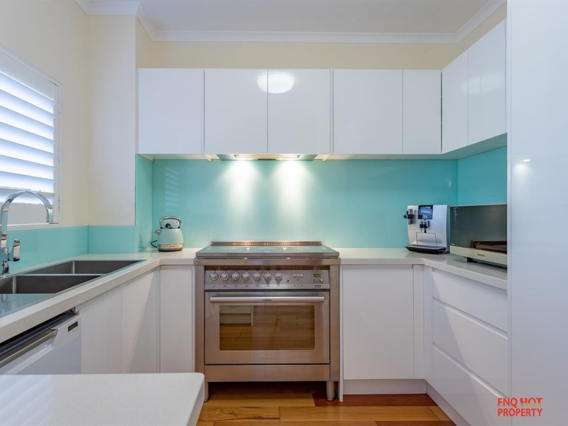 1/98-100 Moore Street, Trinity Beach QLD 4879