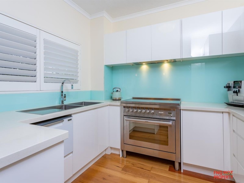 1/98-100 Moore Street, Trinity Beach QLD 4879