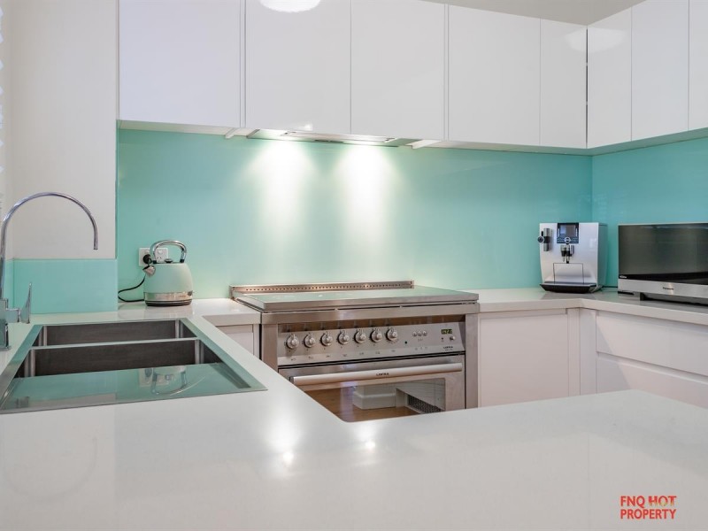 1/98-100 Moore Street, Trinity Beach QLD 4879