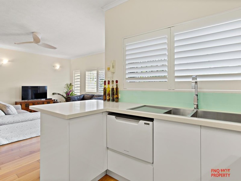 1/98-100 Moore Street, Trinity Beach QLD 4879