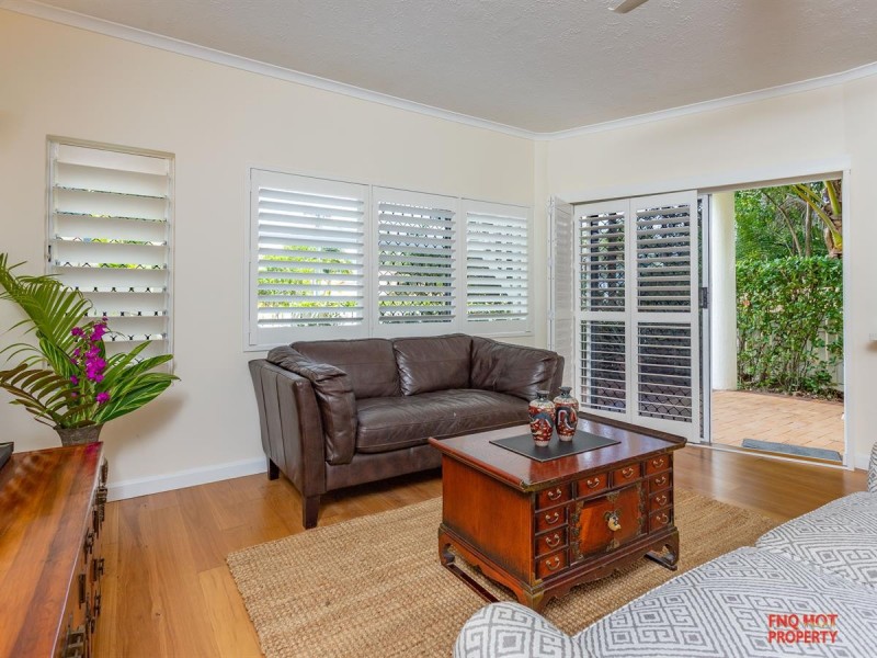 1/98-100 Moore Street, Trinity Beach QLD 4879