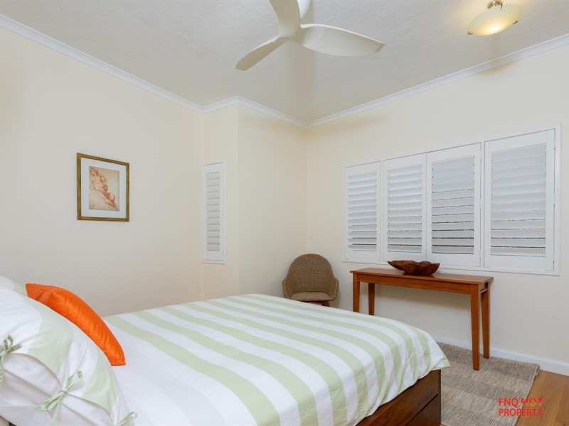 1/98-100 Moore Street, Trinity Beach QLD 4879