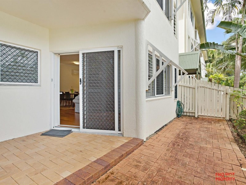 1/98-100 Moore Street, Trinity Beach QLD 4879