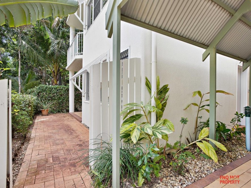 1/98-100 Moore Street, Trinity Beach QLD 4879