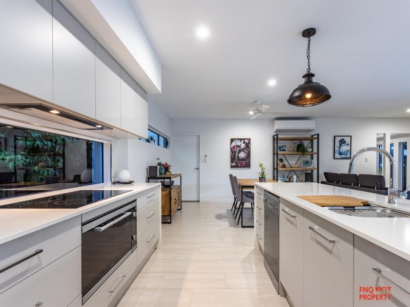/2 Thornborough Circuit, Smithfield QLD 4878
