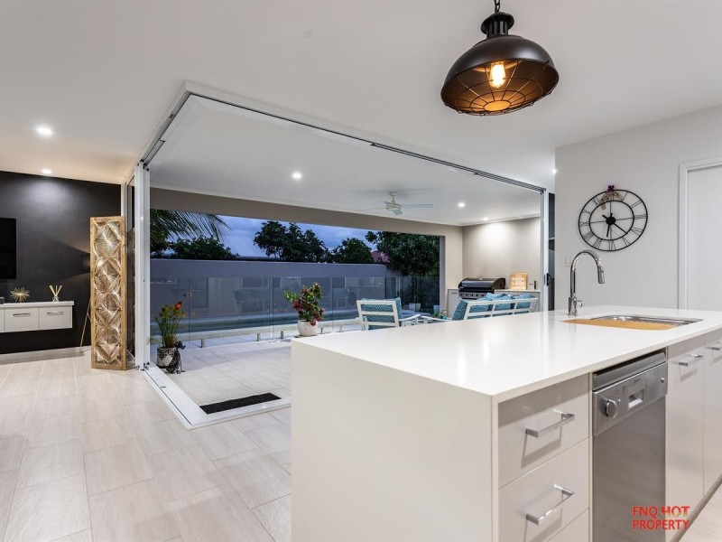 /2 Thornborough Circuit, Smithfield QLD 4878