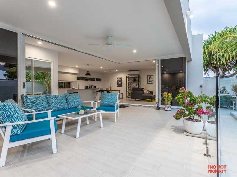 /2 Thornborough Circuit, Smithfield QLD 4878