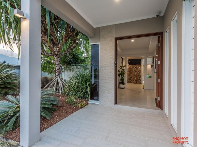 /2 Thornborough Circuit, Smithfield QLD 4878