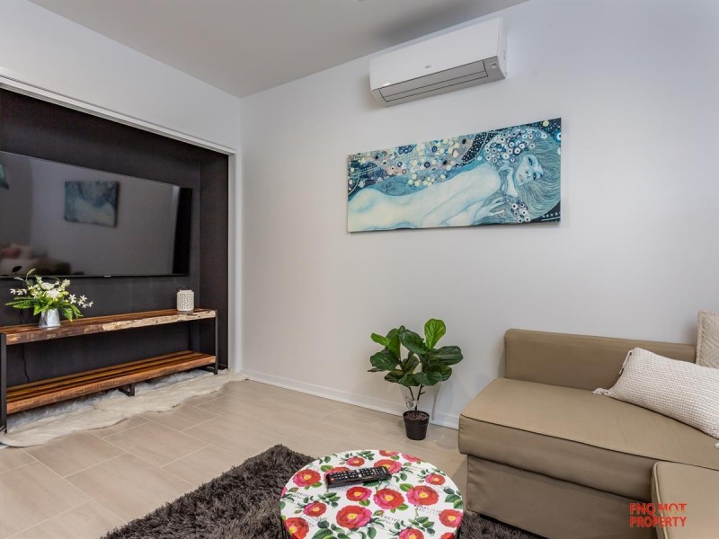 /2 Thornborough Circuit, Smithfield QLD 4878