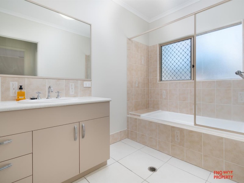 /22 Angor Road, Trinity Park QLD 4879