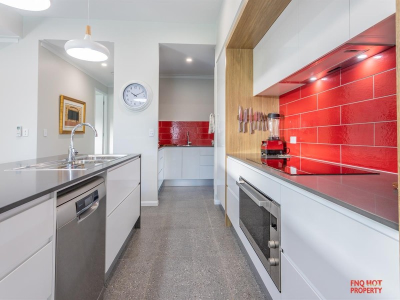 /3 Charleston Way, Smithfield QLD 4878