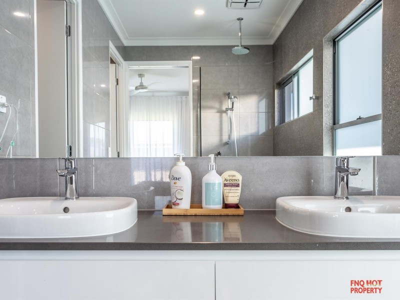 /3 Charleston Way, Smithfield QLD 4878