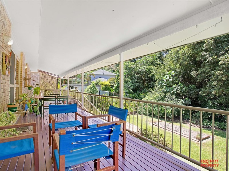 /17 Forum Close, Mooroobool QLD 4870