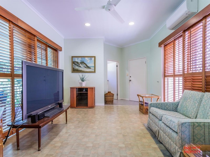 /17 Forum Close, Mooroobool QLD 4870