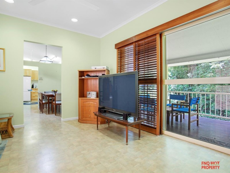 /17 Forum Close, Mooroobool QLD 4870