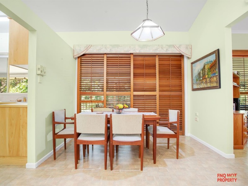 /17 Forum Close, Mooroobool QLD 4870