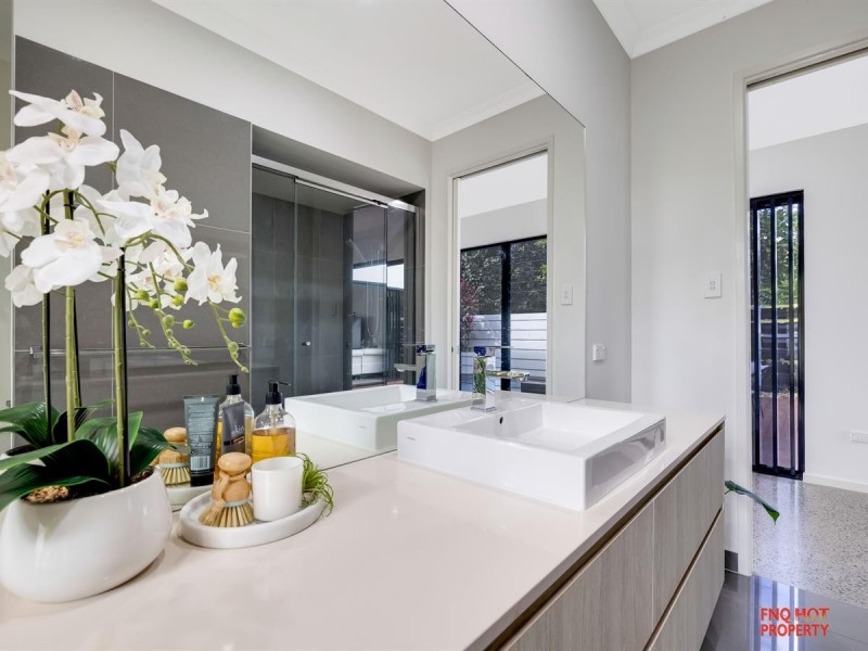 /81 Harbour Drive, Trinity Park QLD 4879