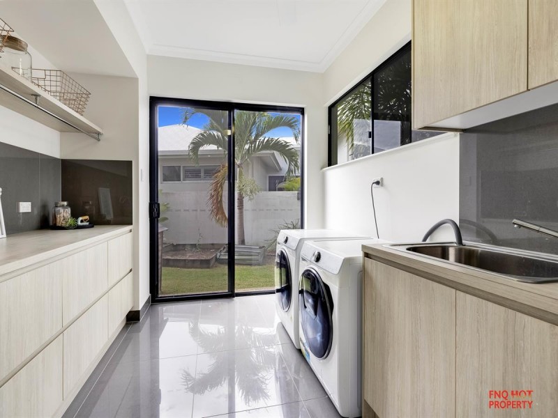 /81 Harbour Drive, Trinity Park QLD 4879