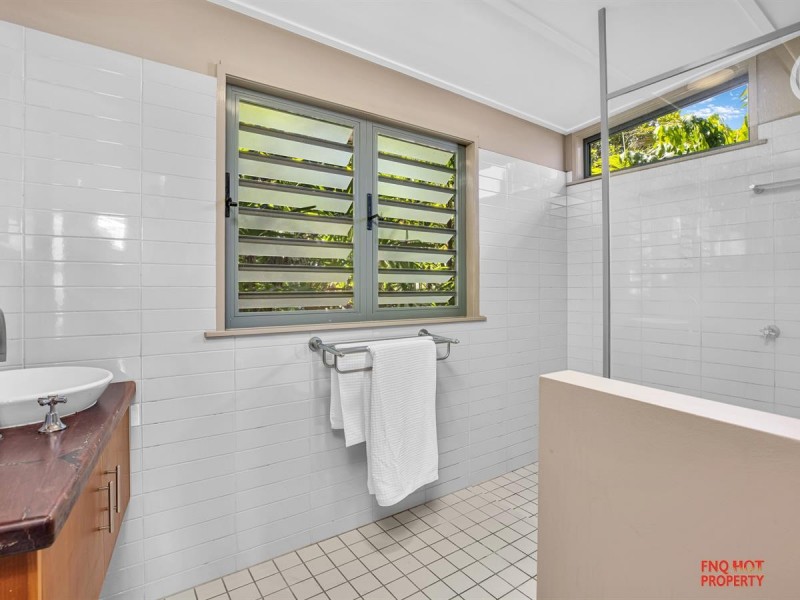 /3 Knott Court, Whitfield QLD 4870