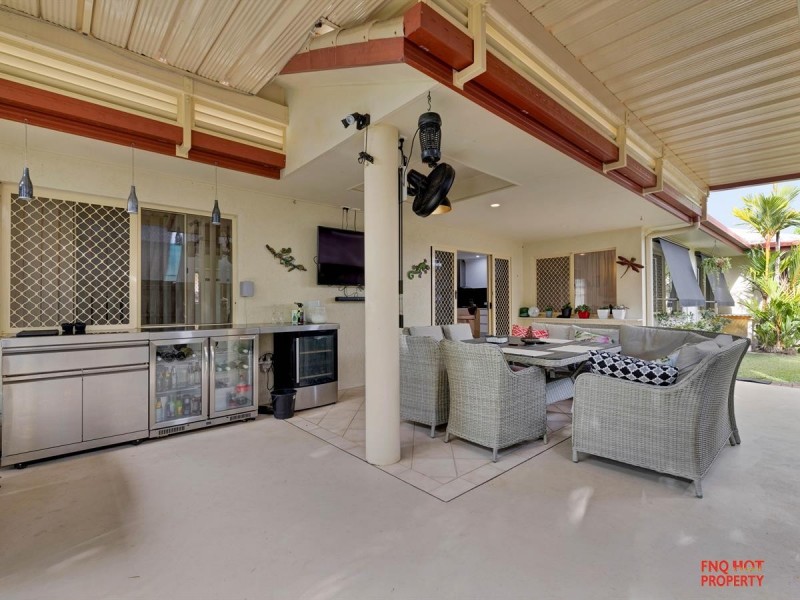 /4 Bells Close, Kewarra Beach QLD 4879