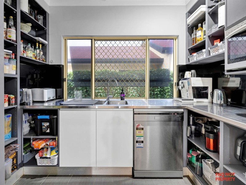 /4 Bells Close, Kewarra Beach QLD 4879