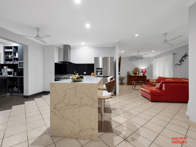 /4 Bells Close, Kewarra Beach QLD 4879