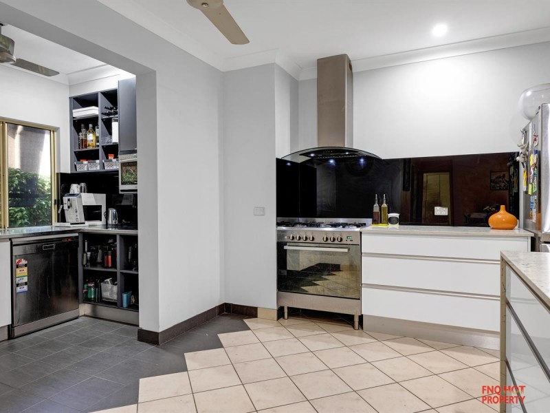 /4 Bells Close, Kewarra Beach QLD 4879