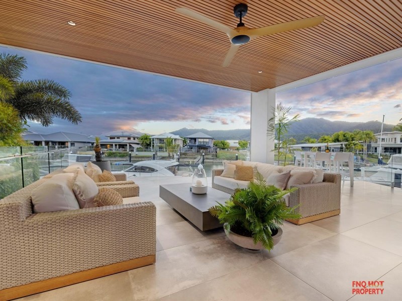 /13 Ragamuffin Quay, Trinity Park QLD 4879