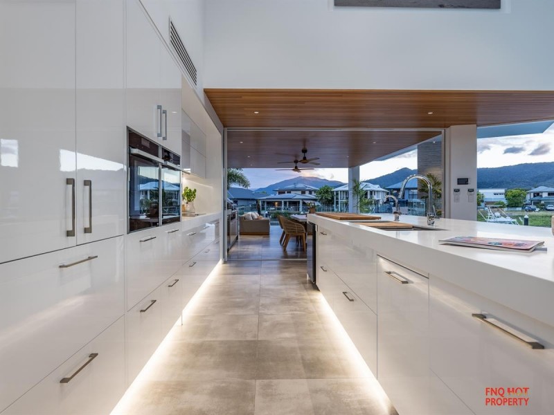 /13 Ragamuffin Quay, Trinity Park QLD 4879