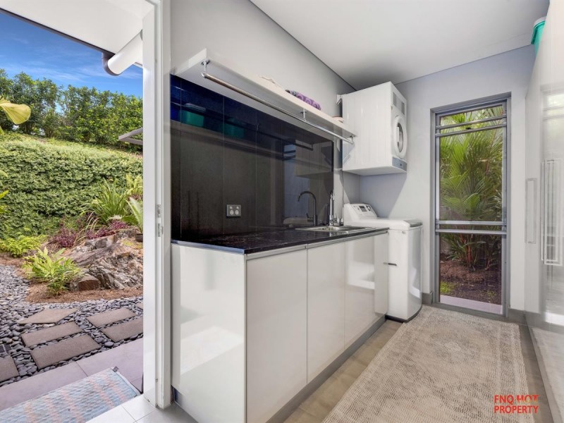 7/63 Foley Road, Palm Cove QLD 4879