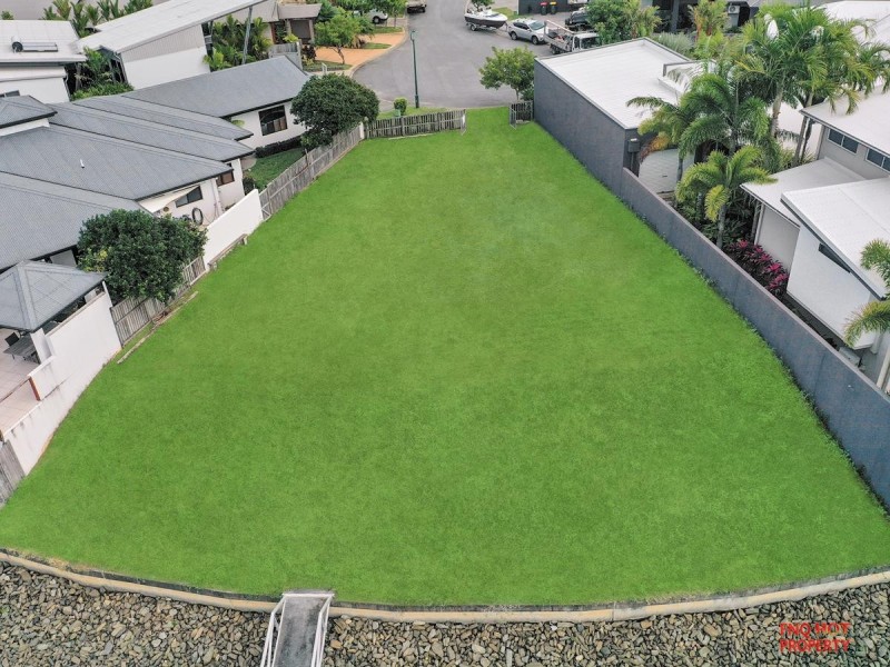 /2 Brindabella Quay, Trinity Park QLD 4879