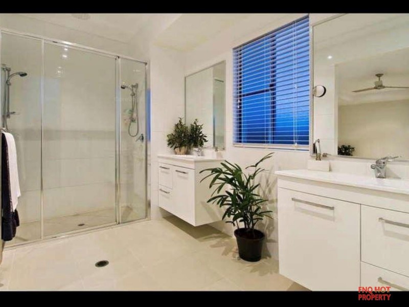 /61 Harbour Drive, Trinity Park QLD 4879