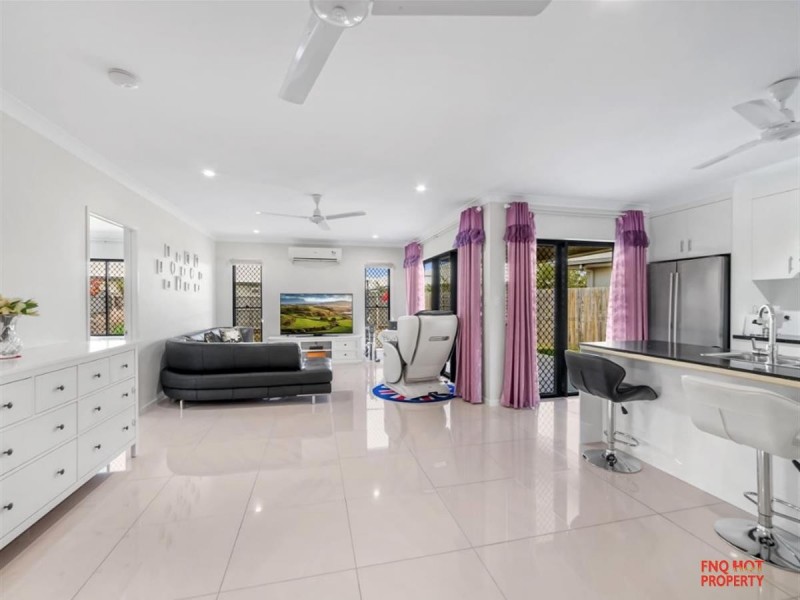 /19 The Avenue, Trinity Park QLD 4879