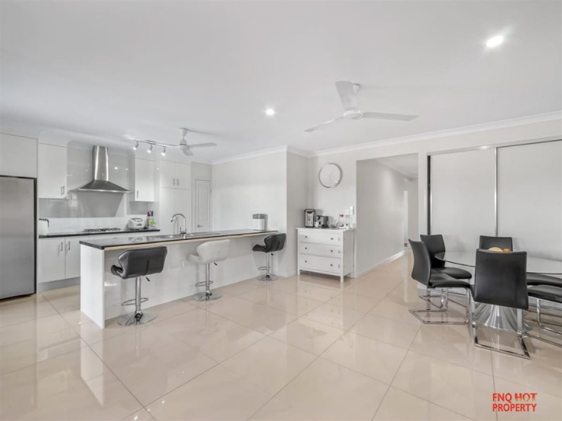 /19 The Avenue, Trinity Park QLD 4879