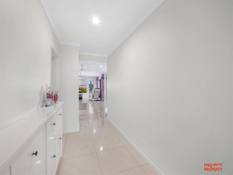 /19 The Avenue, Trinity Park QLD 4879