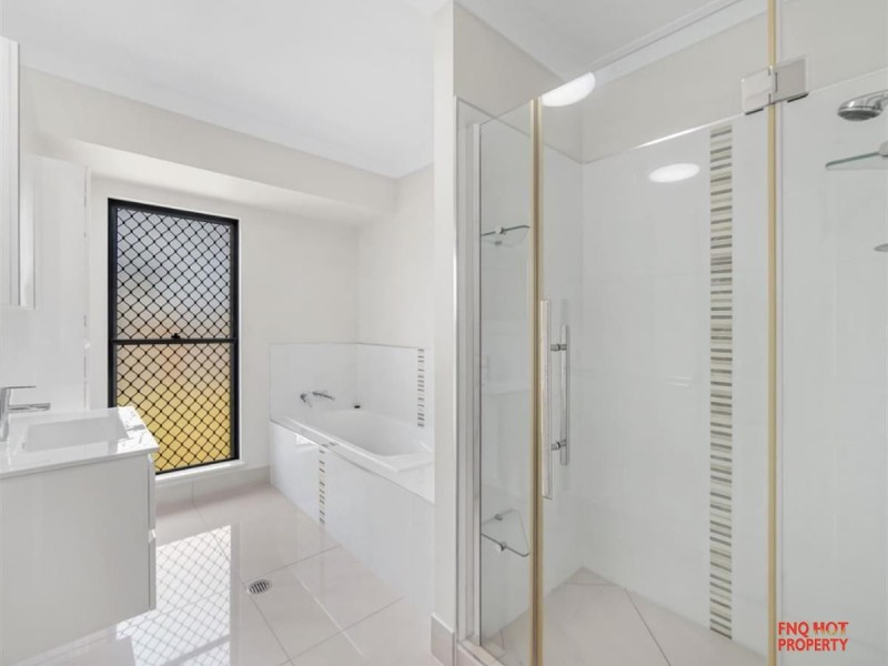 /19 The Avenue, Trinity Park QLD 4879