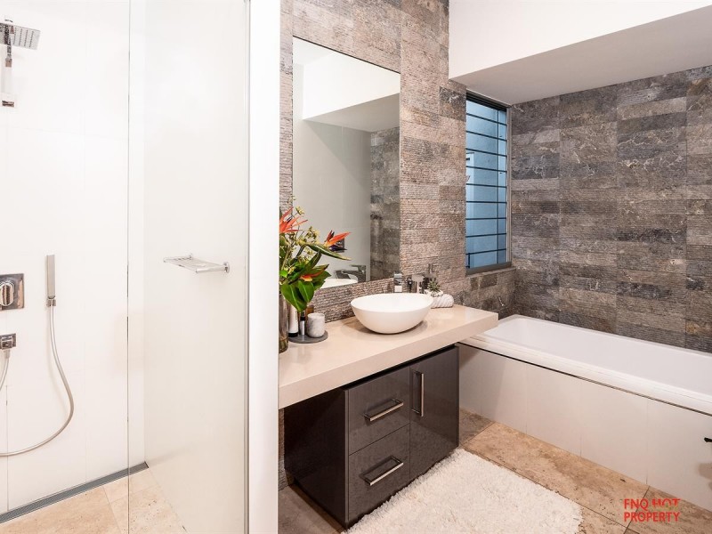 /11 Brindabella Quay, Trinity Park QLD 4879
